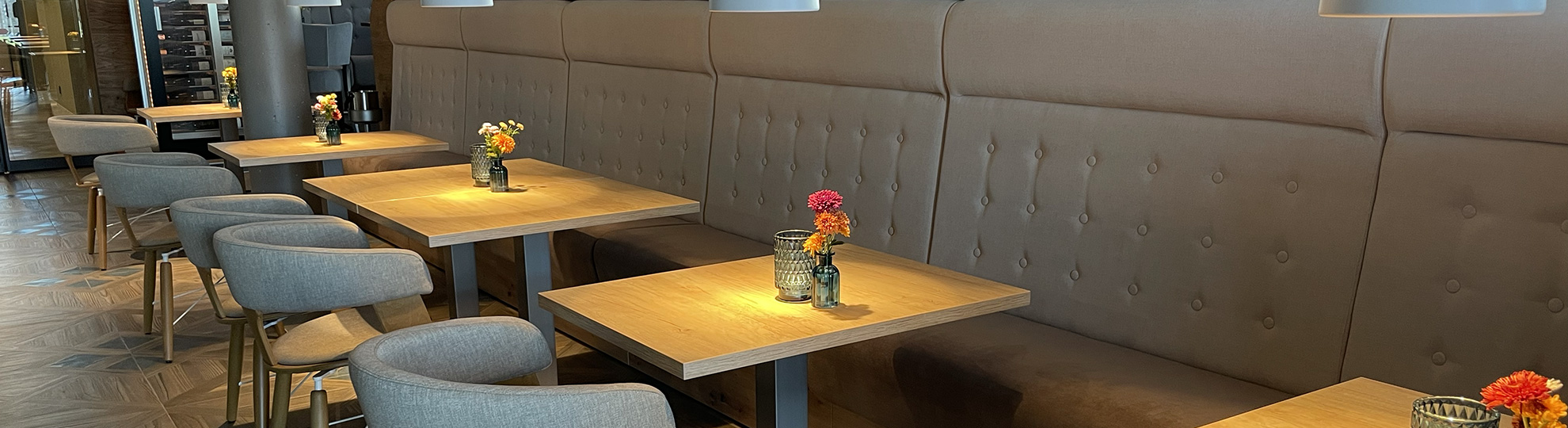 Individuell geplante Polsterbank für ein Gastronomieprojekt